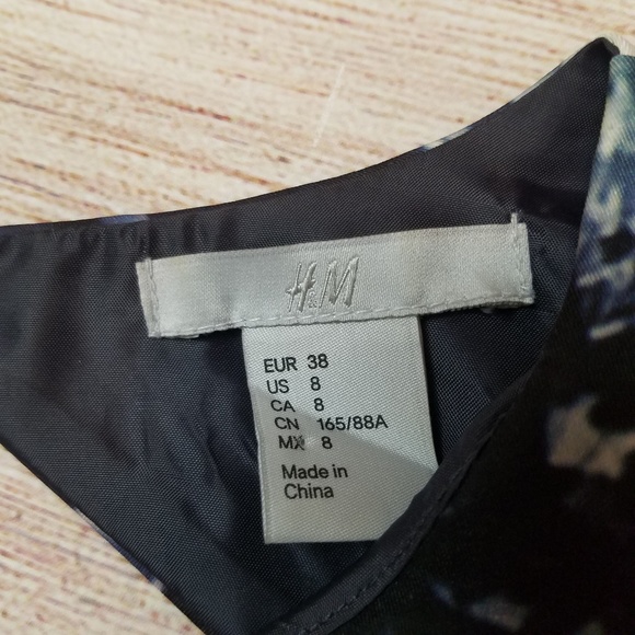 H&M Diamond & Crystal Print Keyhole Back Dress - Picture 7 of 8